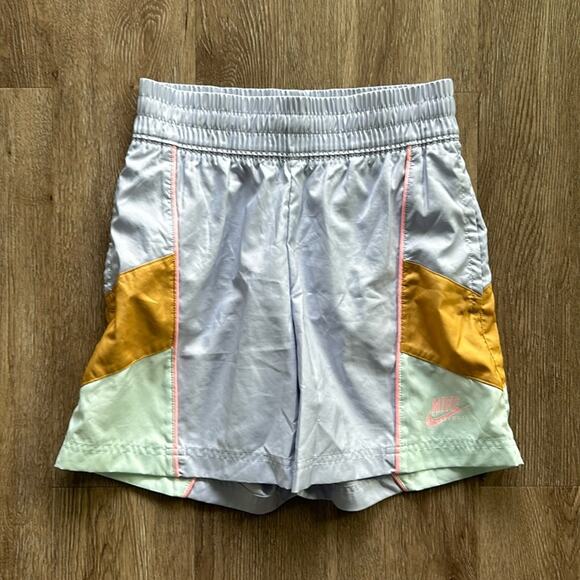 Nike Sportswear Heritage Woven Shorts Size Large - Picture 1 of 6
